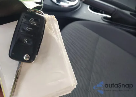 2014 Volkswagen Beetle 2.5L Entry from USA, damaged, VIN 3VWFP7AT8EM627537